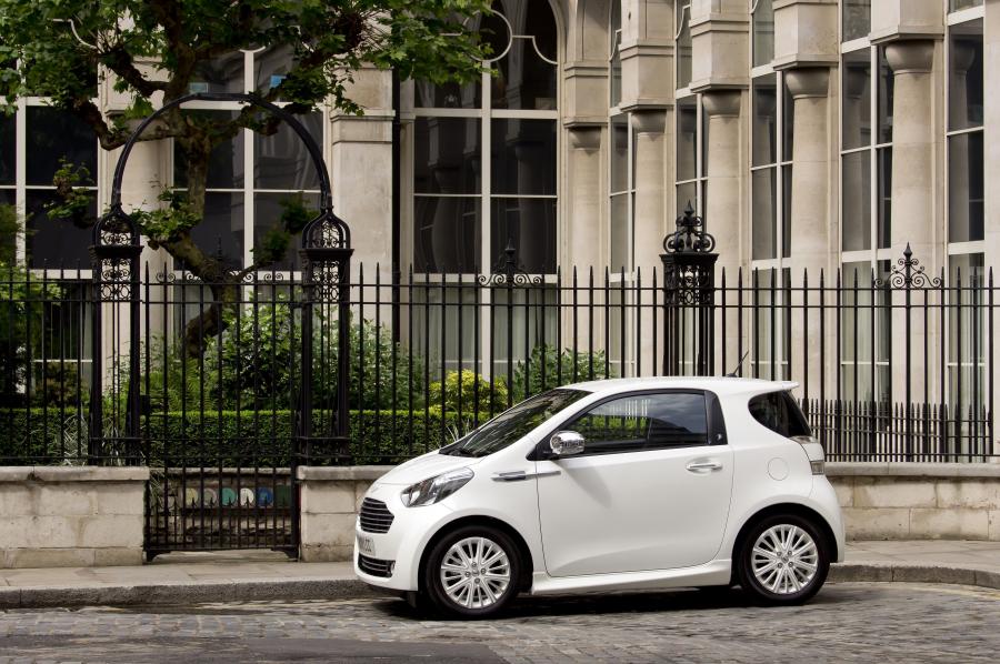  Aston Martin Cygnet White Edition 2011 года  (UK) (фото 7 из 8)